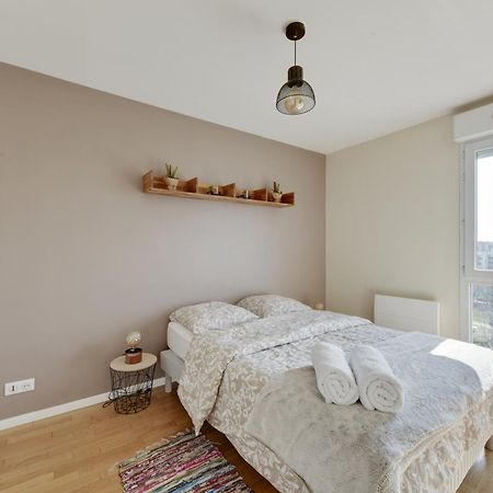 Chic Apartment With Superb View Of The Eiffel Tower Saint-Denis  Extérieur photo