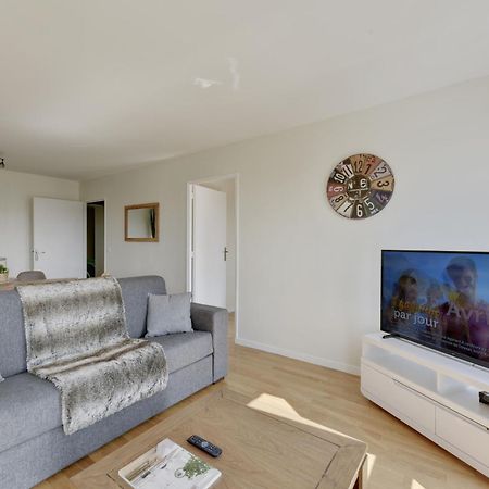 Chic Apartment With Superb View Of The Eiffel Tower Saint-Denis  Extérieur photo