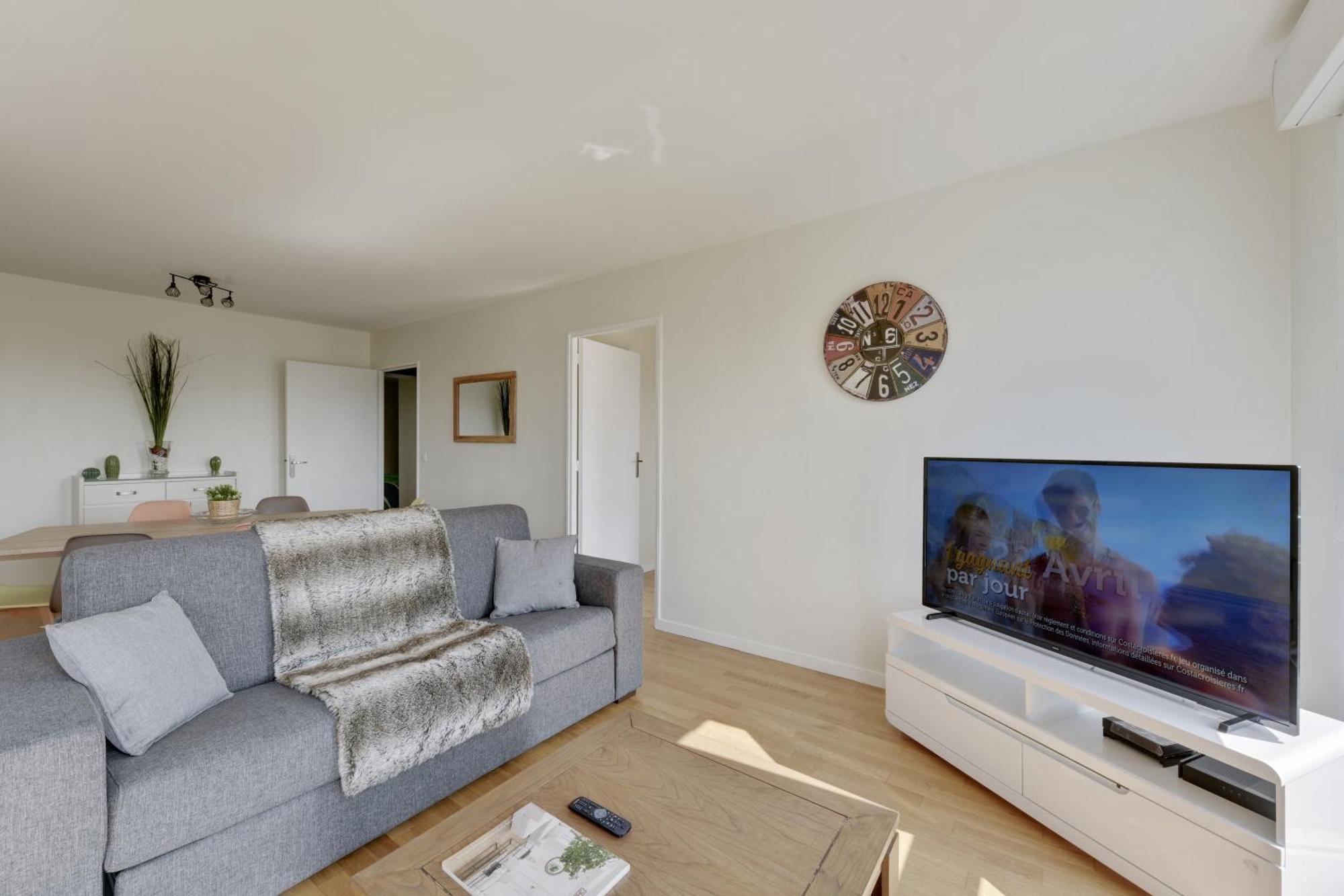 Chic Apartment With Superb View Of The Eiffel Tower Saint-Denis  Extérieur photo