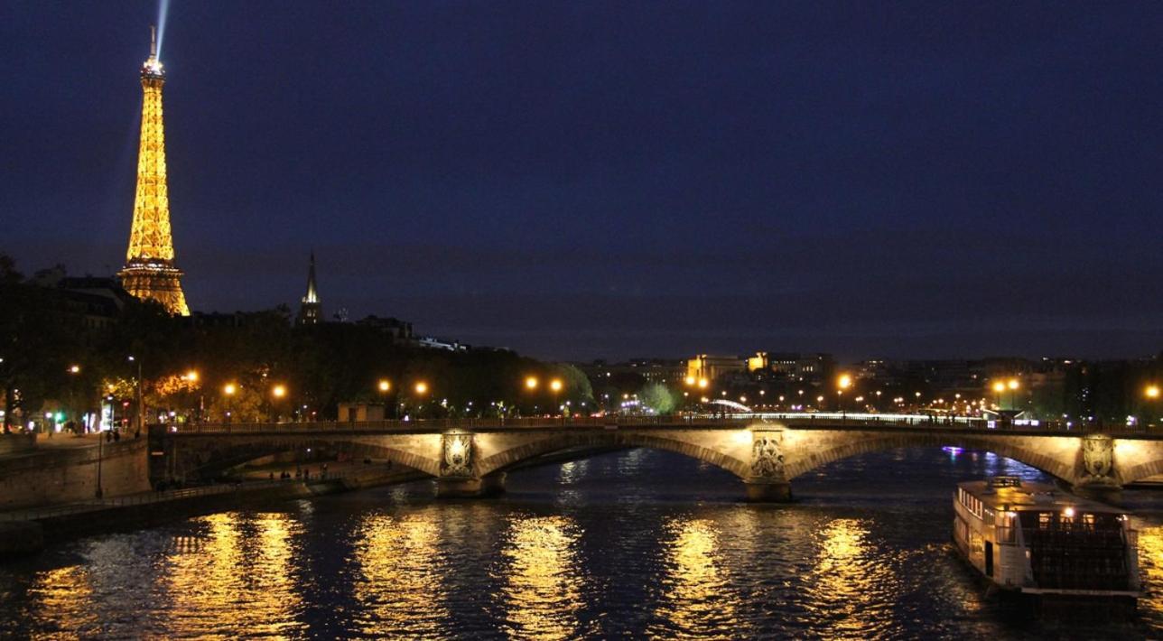Chic Apartment With Superb View Of The Eiffel Tower Saint-Denis  Extérieur photo