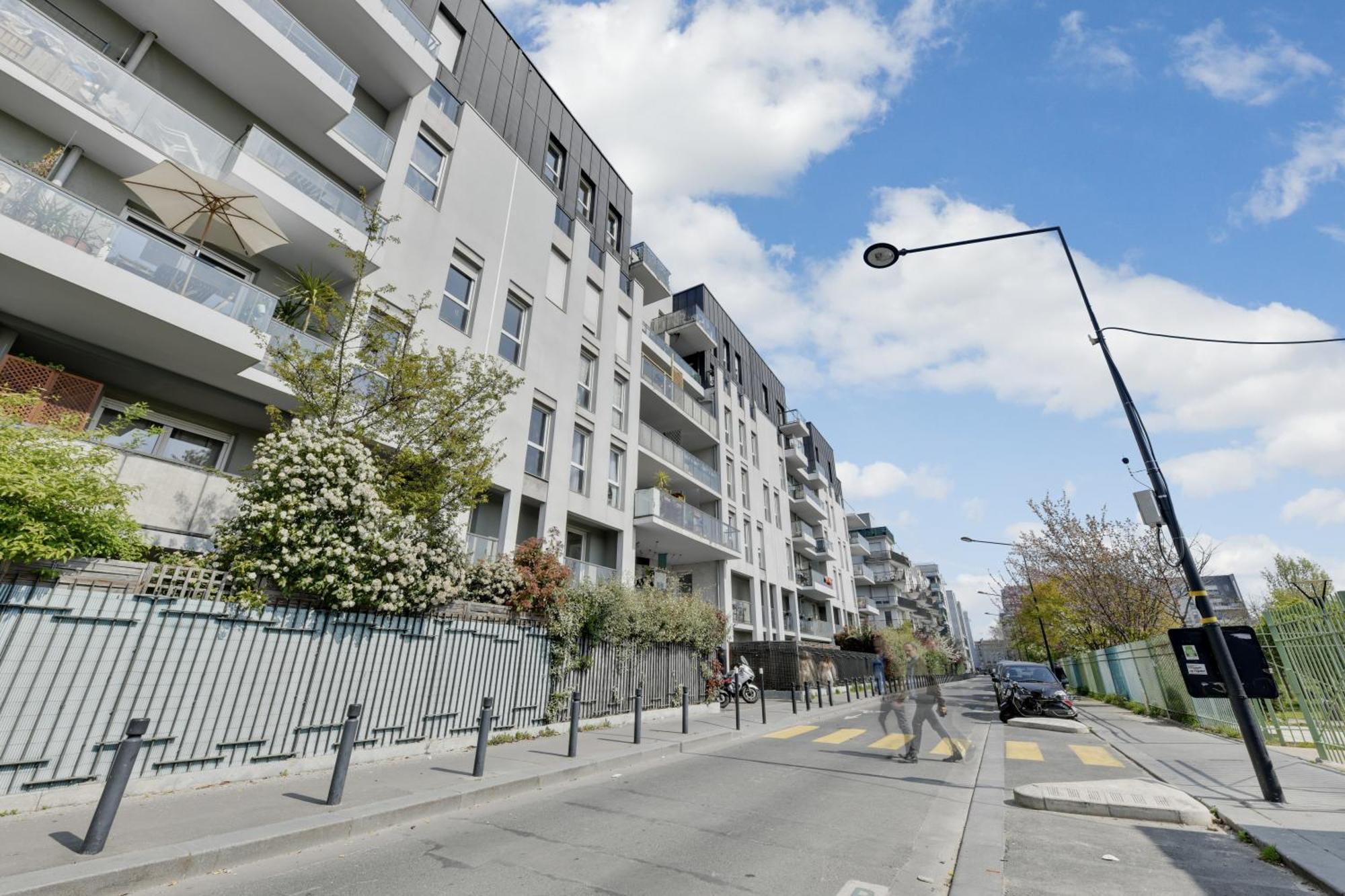 Chic Apartment With Superb View Of The Eiffel Tower Saint-Denis  Extérieur photo
