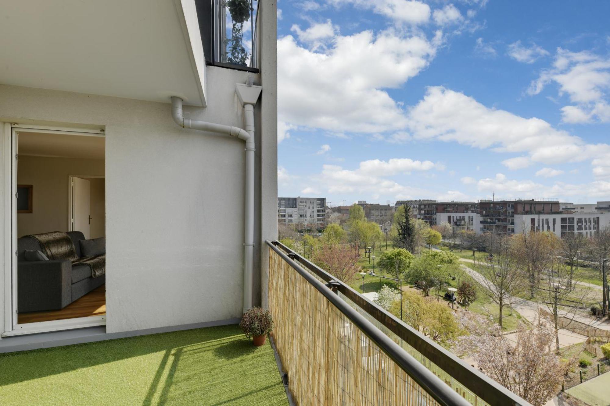Chic Apartment With Superb View Of The Eiffel Tower Saint-Denis  Extérieur photo