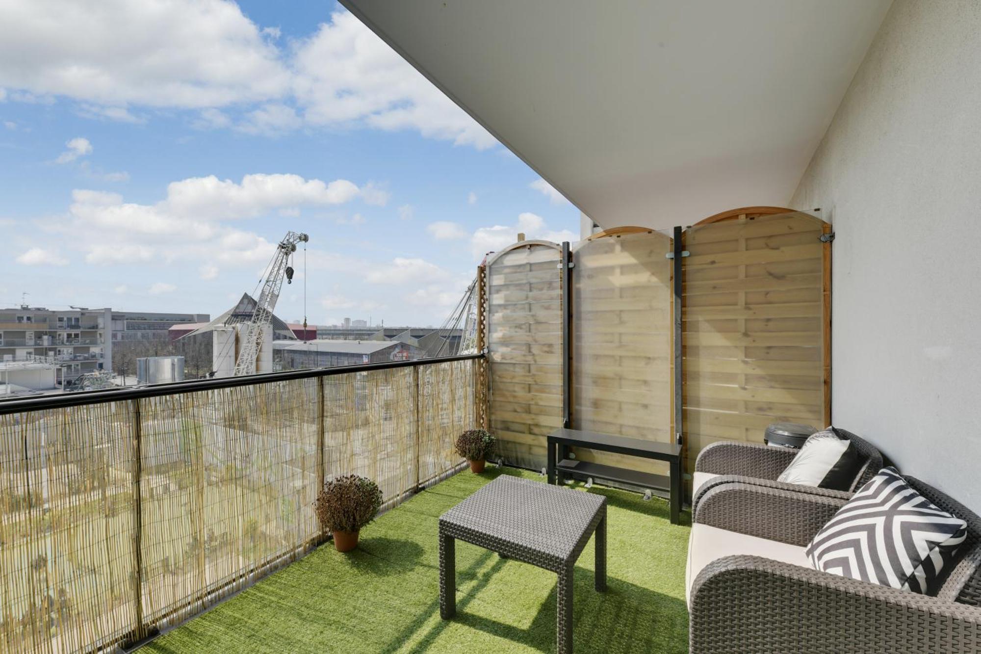 Chic Apartment With Superb View Of The Eiffel Tower Saint-Denis  Extérieur photo
